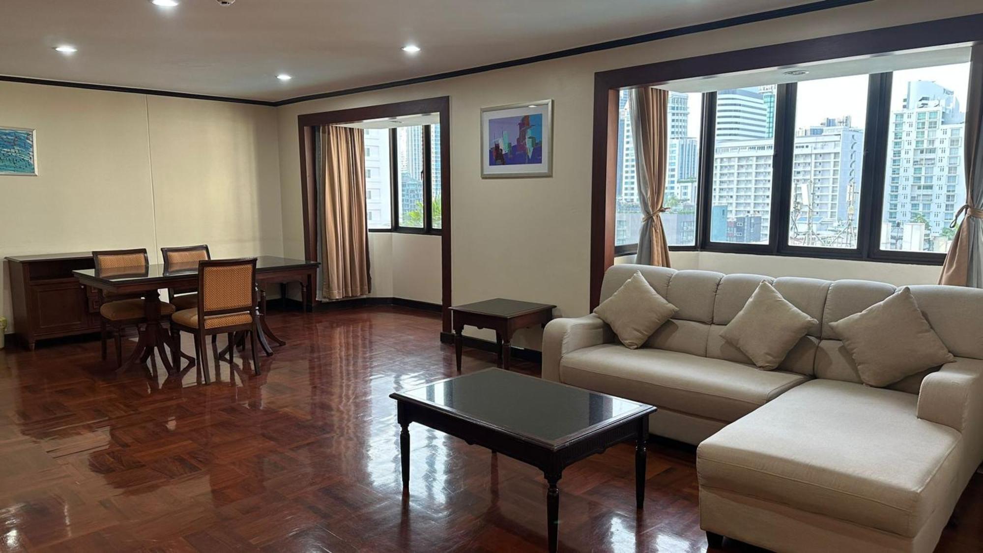 Affordable Serviced Apartments In Nana Omni Tower - Prime Sukhumvit Location Bangkok Exterior foto