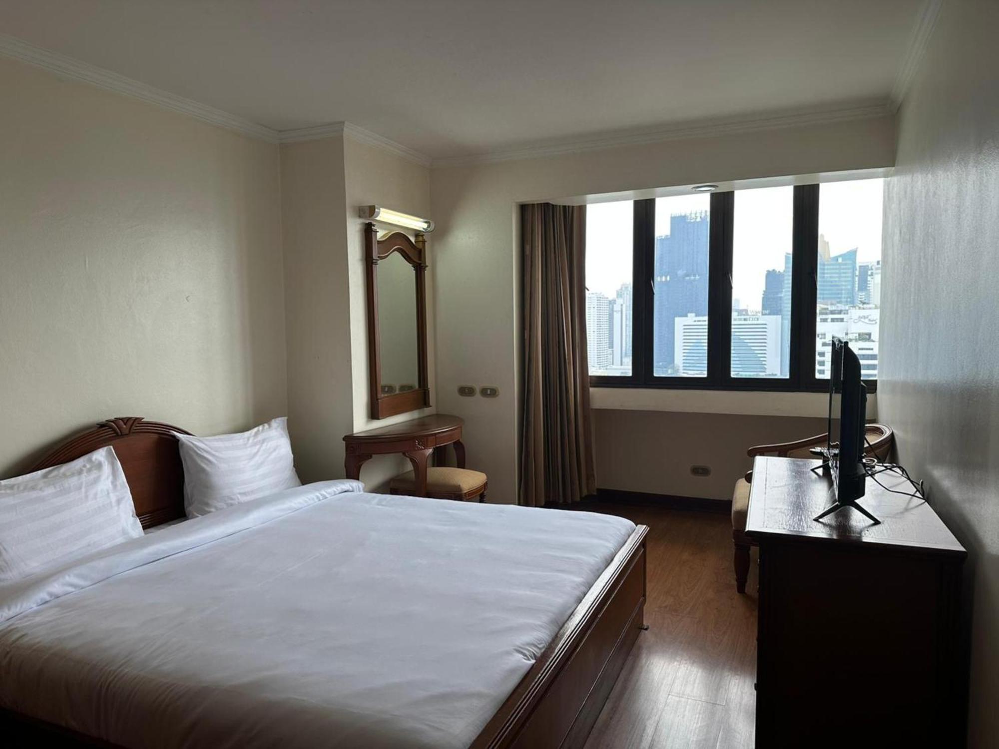 Affordable Serviced Apartments In Nana Omni Tower - Prime Sukhumvit Location Bangkok Exterior foto