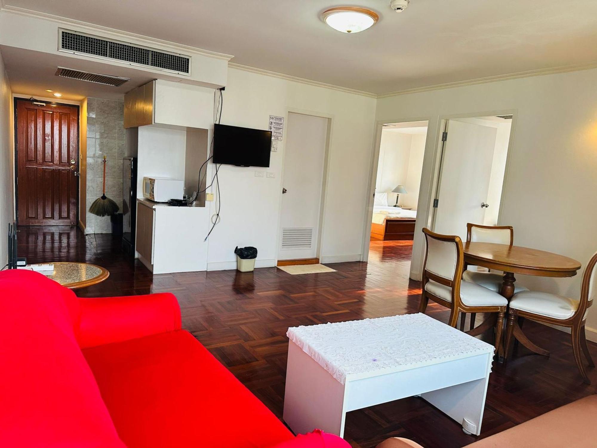 Affordable Serviced Apartments In Nana Omni Tower - Prime Sukhumvit Location Bangkok Exterior foto