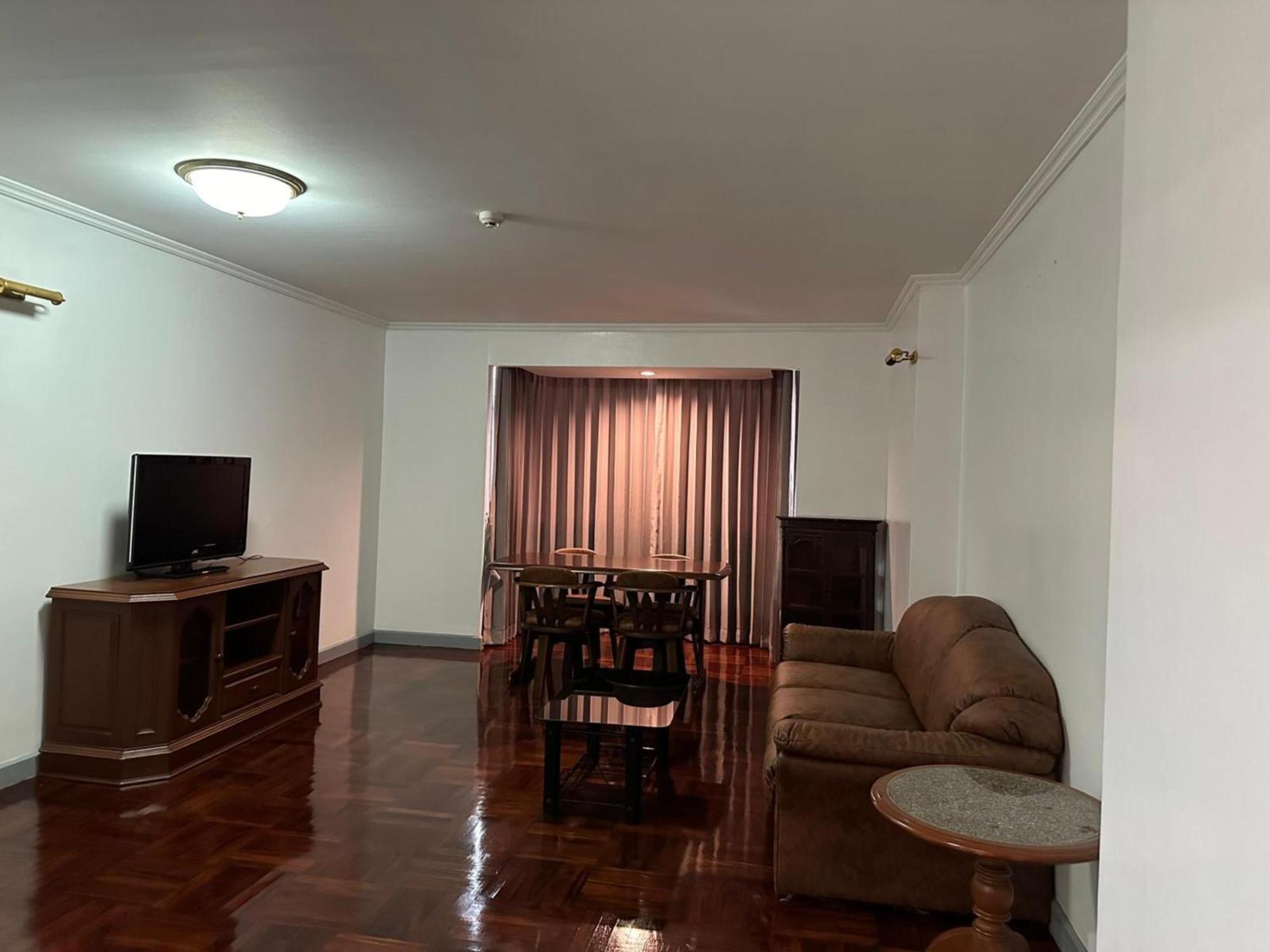 Affordable Serviced Apartments In Nana Omni Tower - Prime Sukhumvit Location Bangkok Exterior foto