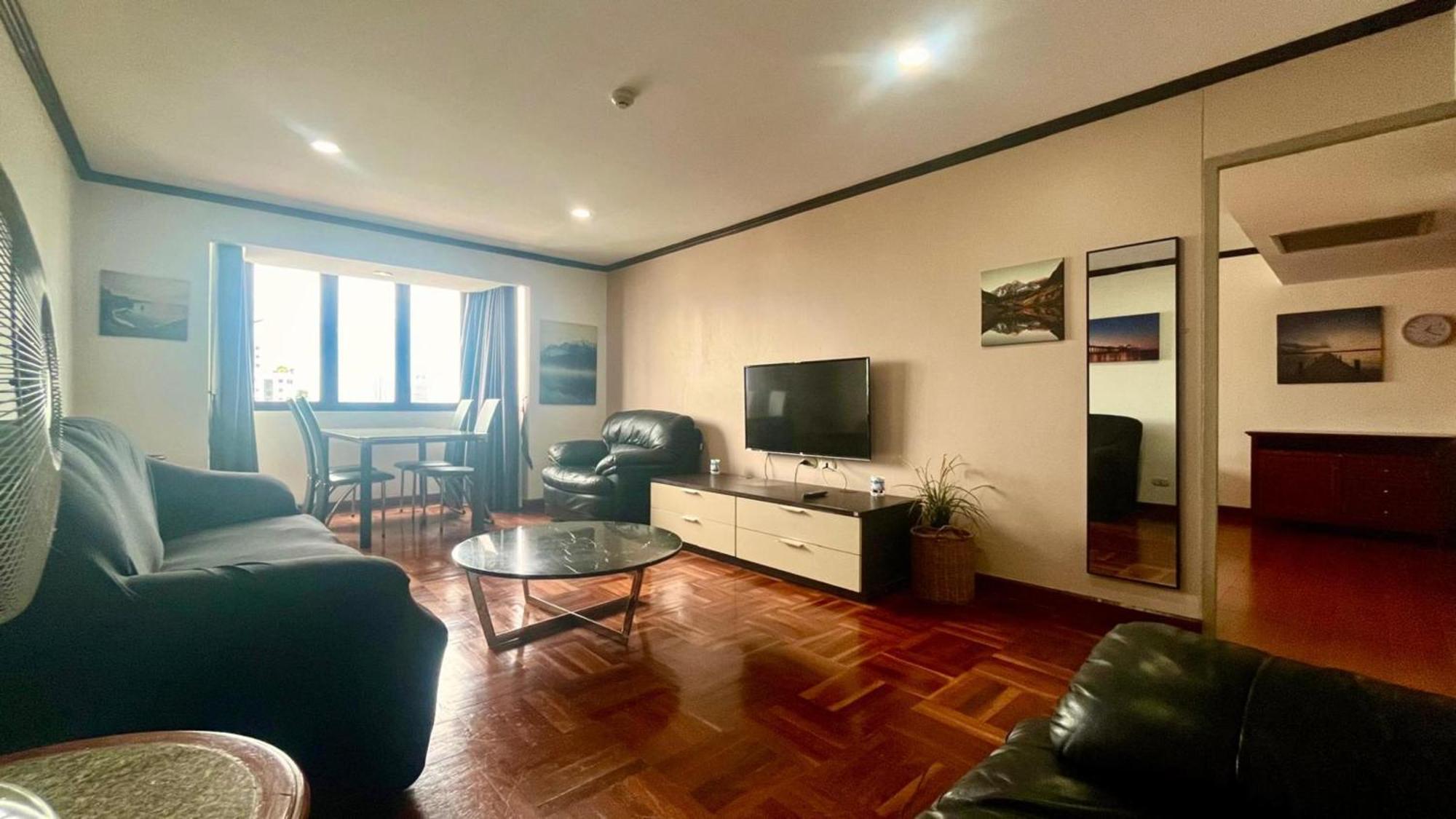 Affordable Serviced Apartments In Nana Omni Tower - Prime Sukhumvit Location Bangkok Exterior foto
